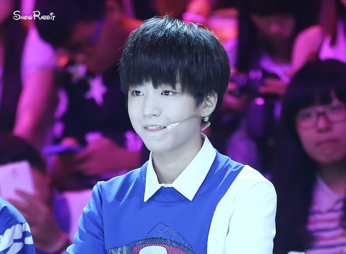 tfboys王俊凯 2014.8.28 年代秀.cr.logo