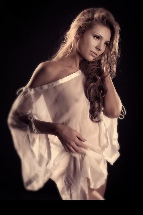 转发一组俄罗斯女摄影师 《人像 人体 作品》供大家鉴赏