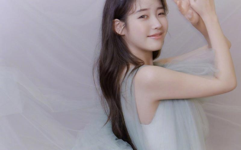iu李知恩性感迷人写真桌面壁纸