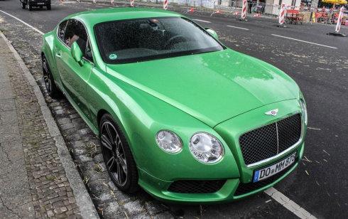绿色宾利continental gt v8