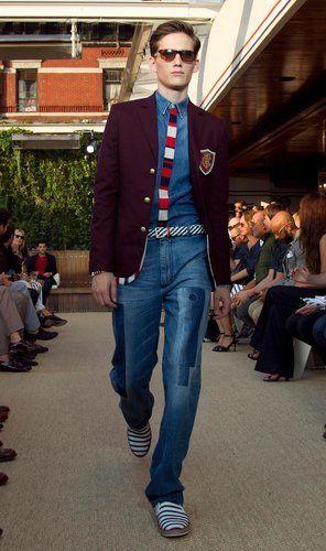 男装设计的学院风独树一帜(图)     有的比较传统,比如汤米·希尔费格