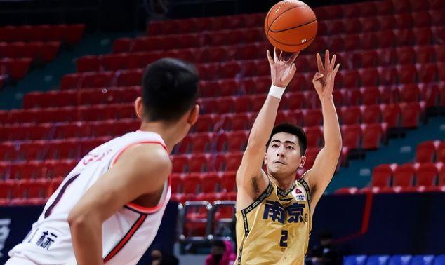 cba三消息曝23岁后卫加盟辽宁广东补强锋线哈德森回归