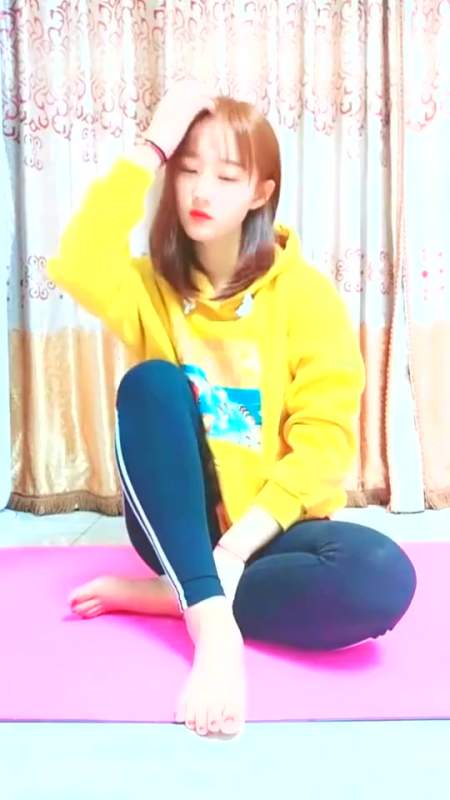 搞笑段子#小姐姐真好看,就是脚丫子有荡大