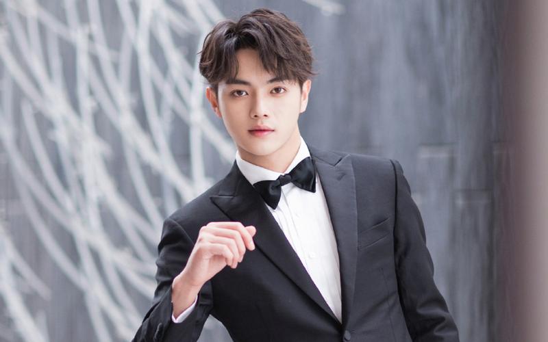 许凯帅气迷人写真图片桌面壁纸