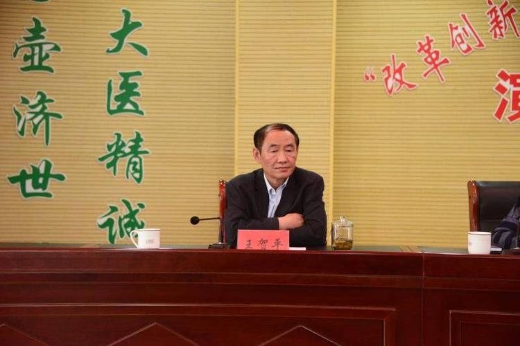医疗集团副院长王贺平安排双签约随访服务工作.