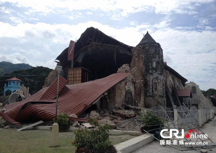 菲律宾7.2级地震造成至少20人死亡 大量房屋坍塌道路断裂(高清组图)