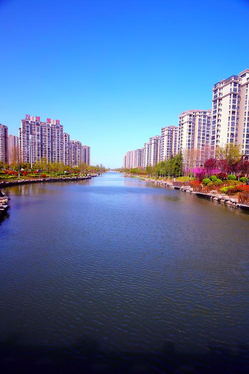 也许,我是江苏盐城滨海第一个用镜头来记录这座城市的旅人,当地人看着