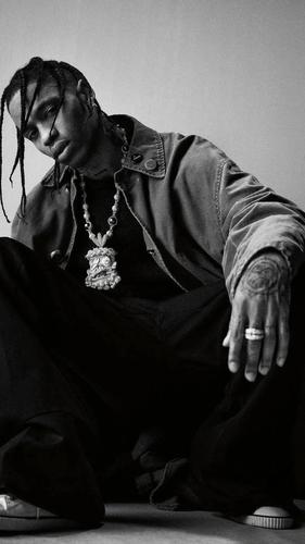 travisscott最新写真这可比蟑螂侠帅多了
