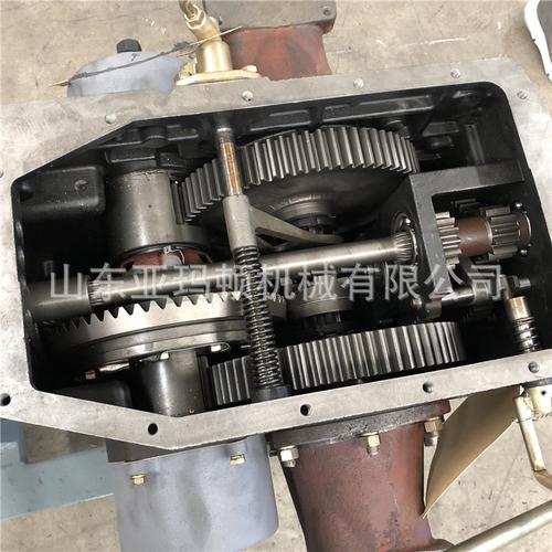 轮距可调多缸四驱两驱拖拉机中拖大马力农用水旱田拖拉机厂家直销