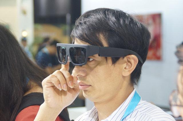 三款ar眼镜新品亮相 影创科技引爆ces asia 2017