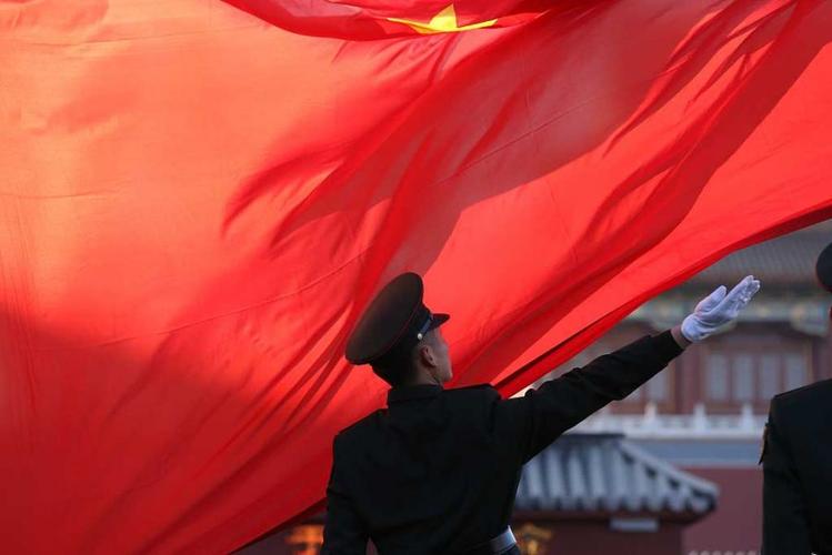 人民解放军首次执行天安门广场升国旗任务