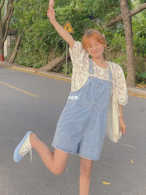 150/80斤 小清新女生穿搭_穿搭_小清新_ootd_背带裤_显瘦_肩带_每日穿