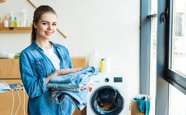 你知道为何外国人不把洗衣机放阳台吗?听师傅一说,感觉太聪明了