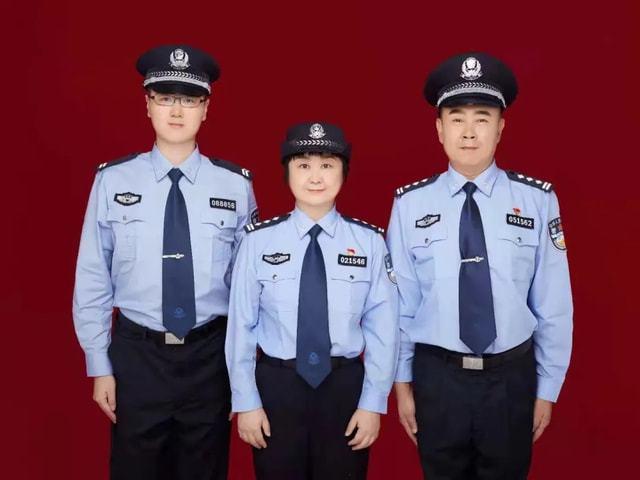 直到我穿上这身藏蓝色的制服,才体会到了人民警察这个神圣的职业所