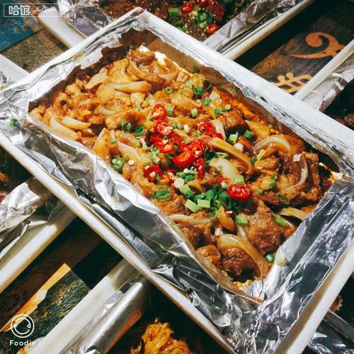 这道锡纸烤脆骨,保留了肉的多汁味美 小月牙的脆骨也好