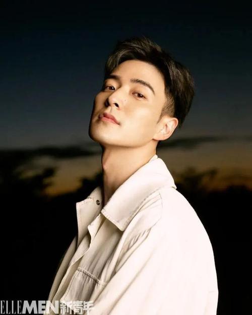 新青年james李铢衔破茧成蝶