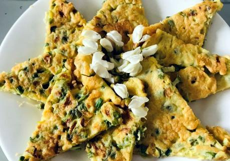 槐花鸡蛋饼的做法