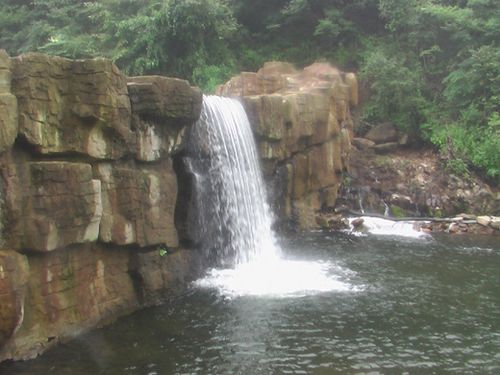 上周日,携妻领子前往国家级风景区抚顺三块石国家森林公元旅游