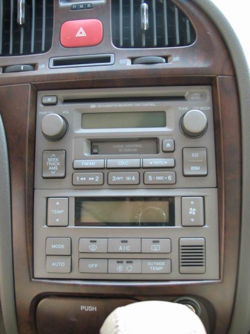 北京现代伊兰特中控台