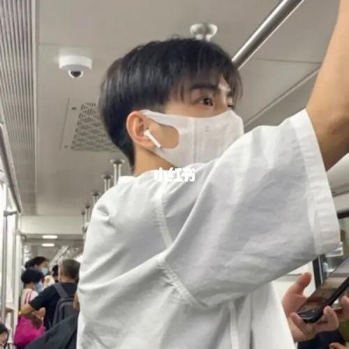 侧脸帅气的男生头像_男生头像_侧脸_素材_头像