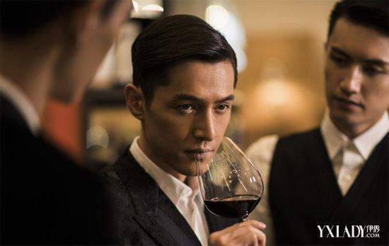 胡歌演绎时尚平面电影 《伪装者》《琅琊榜》霸屏显实力