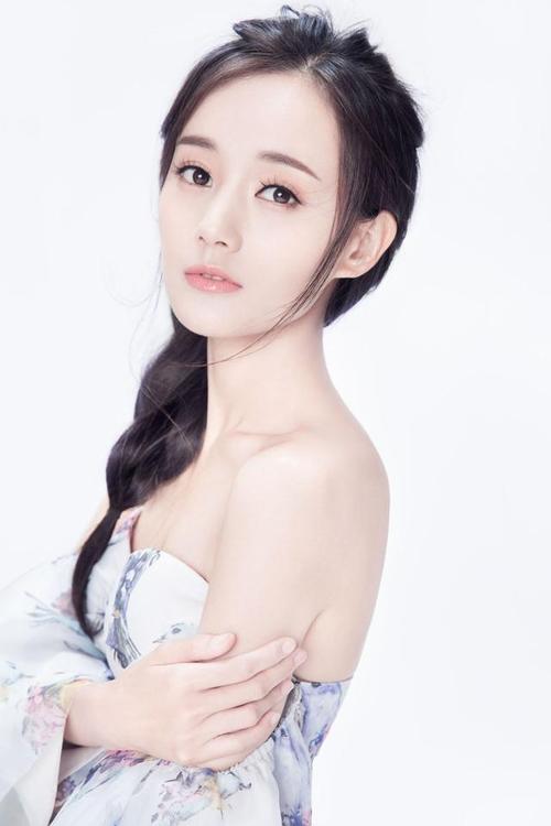 人美不火系列壁纸 李一桐