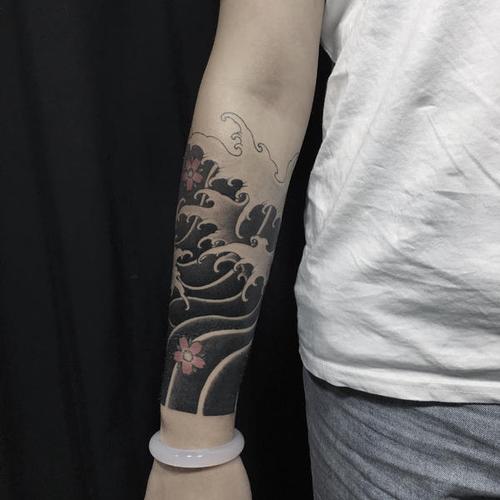 包小臂浪花 樱花 板雾 包小_纹身吧社区 - 纹身大咖