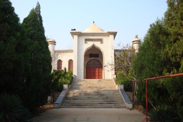 刘家林清真寺是济南市的清真古寺之一,《济南伊斯兰教史》称始建于明.