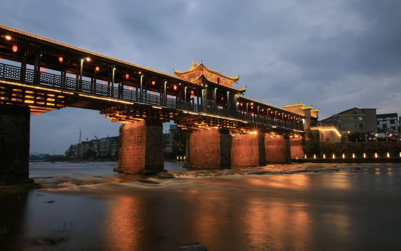 新丰桥位于黎川县城日峰镇,建于宋,明时期,为中国江西省抚州市第二批