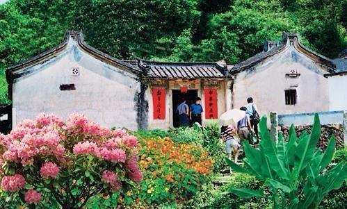 李光耀李显龙从未回过故居"中翰第",其弟回乡祭祖带走