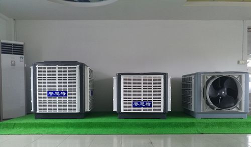 工业水冷空调      具体的工作原理是先将室外的空气通过轴流风机吸入