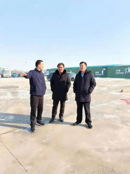 1月2日,莒县市场监管局党组书记,局长房文锋到长岭镇现场督导冷链