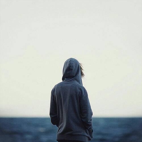 谁能给我一个伤感的 带有 还在犹豫什么?就这样吧 的头像