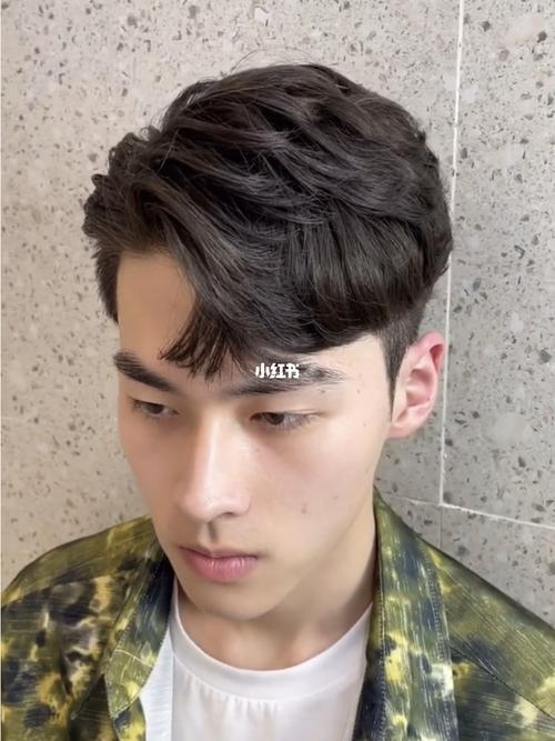 2021男士最好看的发型/昆明男士烫发_男士烫发_发型_男士发型_大悦城