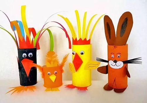 发挥你的想像力,还可以造出一个动物园 准备材料:纸筒,装饰纸,不织布