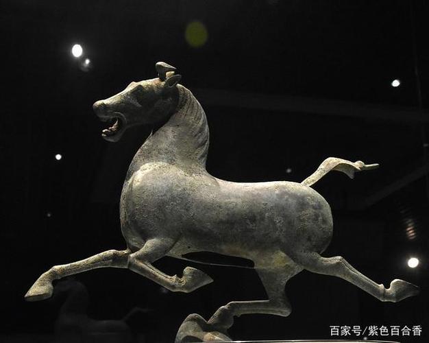汉代经典青铜器:《马踏飞燕与长信宫灯》艺术赏析