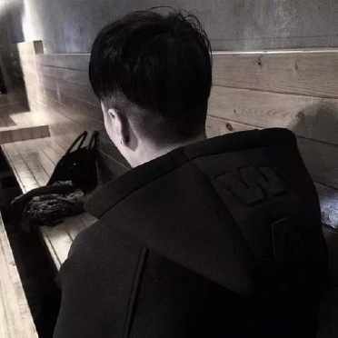 帅哥背影男生图片头像