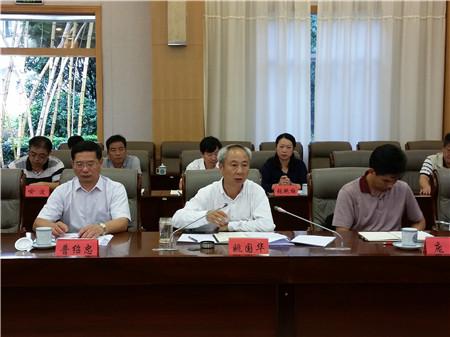 红河州委书记姚国华介绍红河州情况