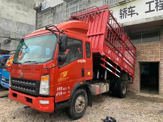 现货:自卸车,17款:重汽豪沃,排半3.85米.x2.3,重型825