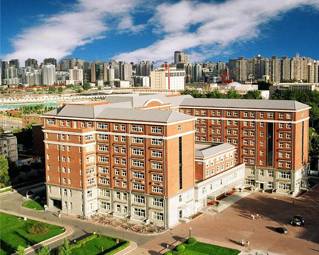 改革开放:1978年7月,经国务院批准,将北京对外贸易学院原由对外贸易