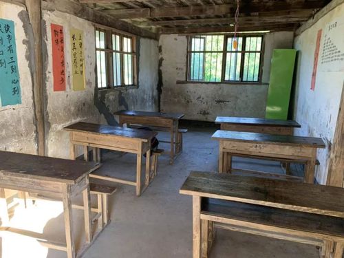 卡丁情系山区丨为贵州偏远贫困山区小学捐赠衣物送去温暖