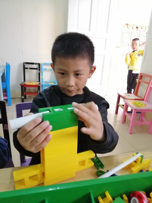 今天德国lasy积木的主题:《小船》
