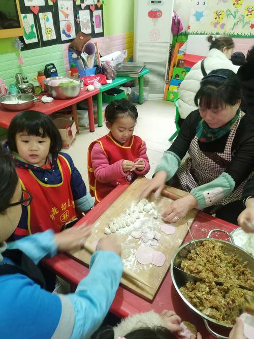 "我们是一家人"庆冬至包饺子活动 - 美篇