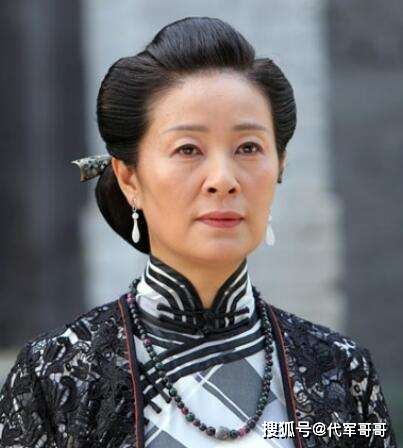 刘晨霞长相端庄,气质温柔,她出演过《画皮》中的佩蓉娘,《倚天屠龙记