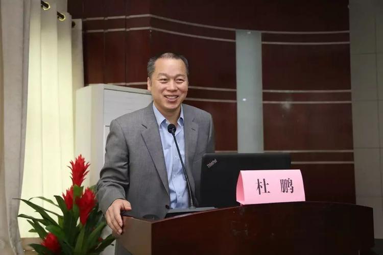 北京大学肿瘤医院泌尿外科副主任,主任医师,硕士研究生导师杜鹏教授做