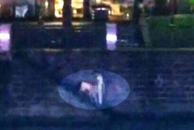 毫无节操!成都九眼桥桥震门 一对男女深夜户外野战被偷拍