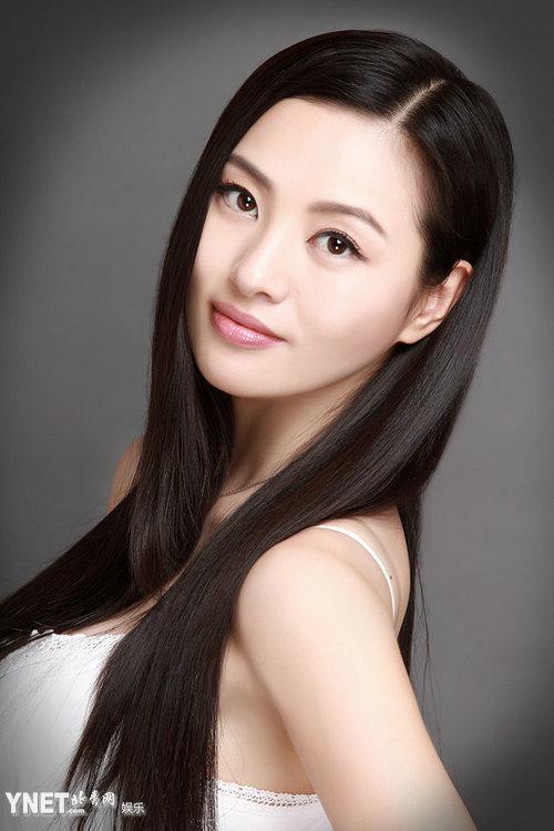 潜力新星郑清文纯美写真 简约淡妆美若仙子