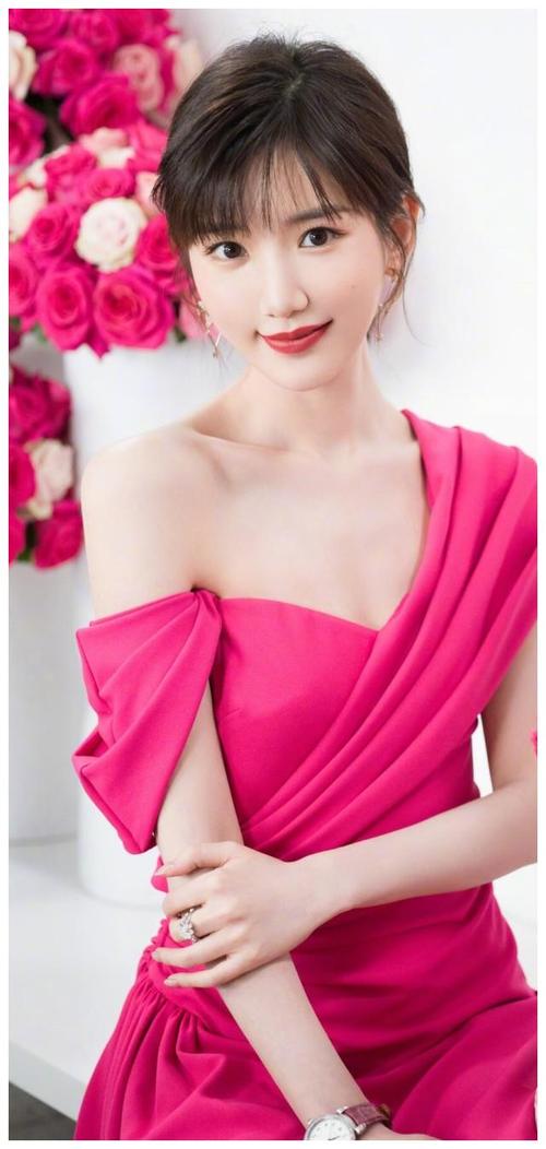 毛晓彤:清新甜美,迷人可爱