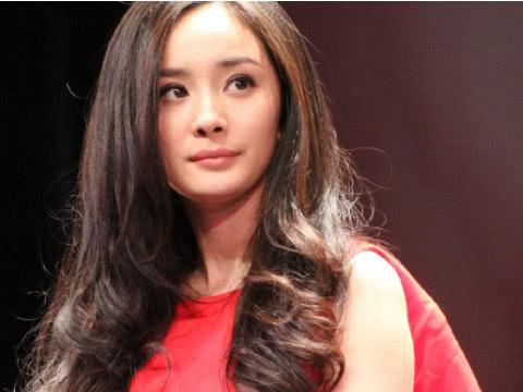 杨幂ai换脸表现惊艳,小表情又多又灵动,暴露和朱茵