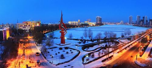 黑龙江第二大城市,曾是255年的省会城市,现以"烤肉之都"闻名